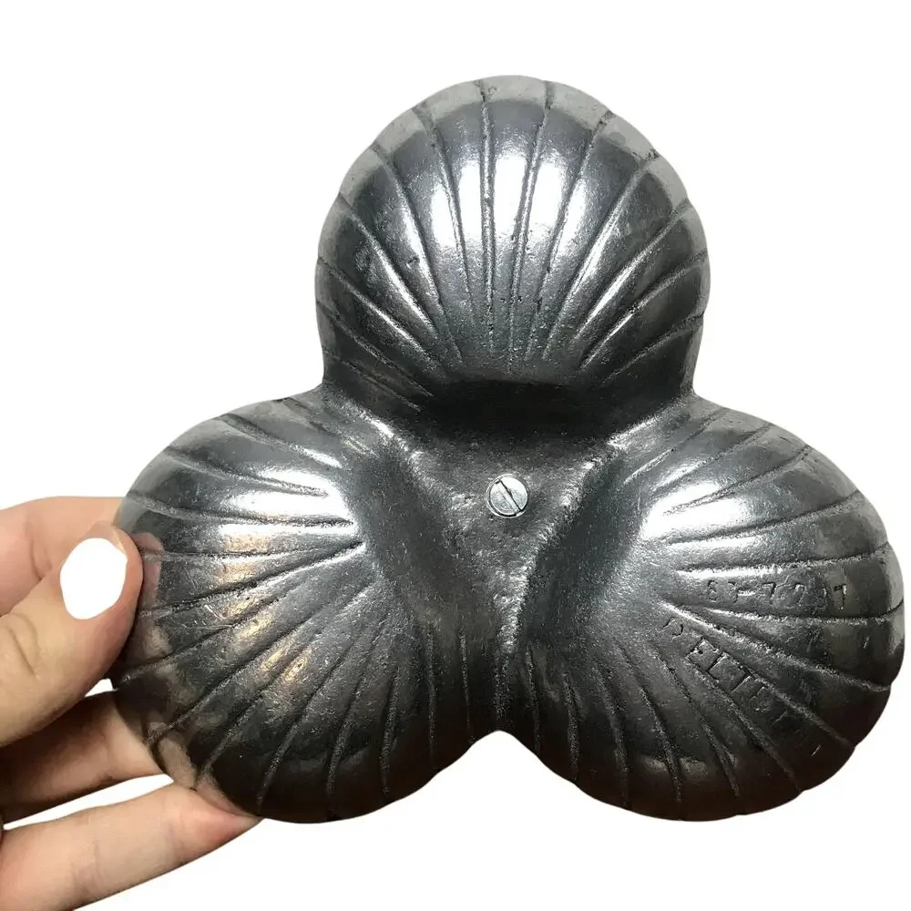 Petrina Argentina VTG Pewter 3 Shell Compartment Serving Nut Tray With Holder